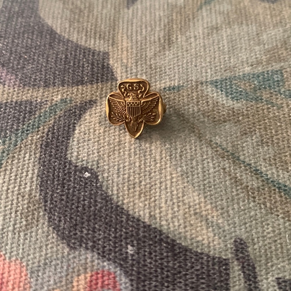 Early Girl Scout Tenderfoot 3-Star Lapel Pin (1920-1924)
